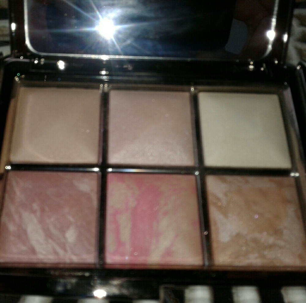 1st ever Hourglass Ambient lighting edit palette